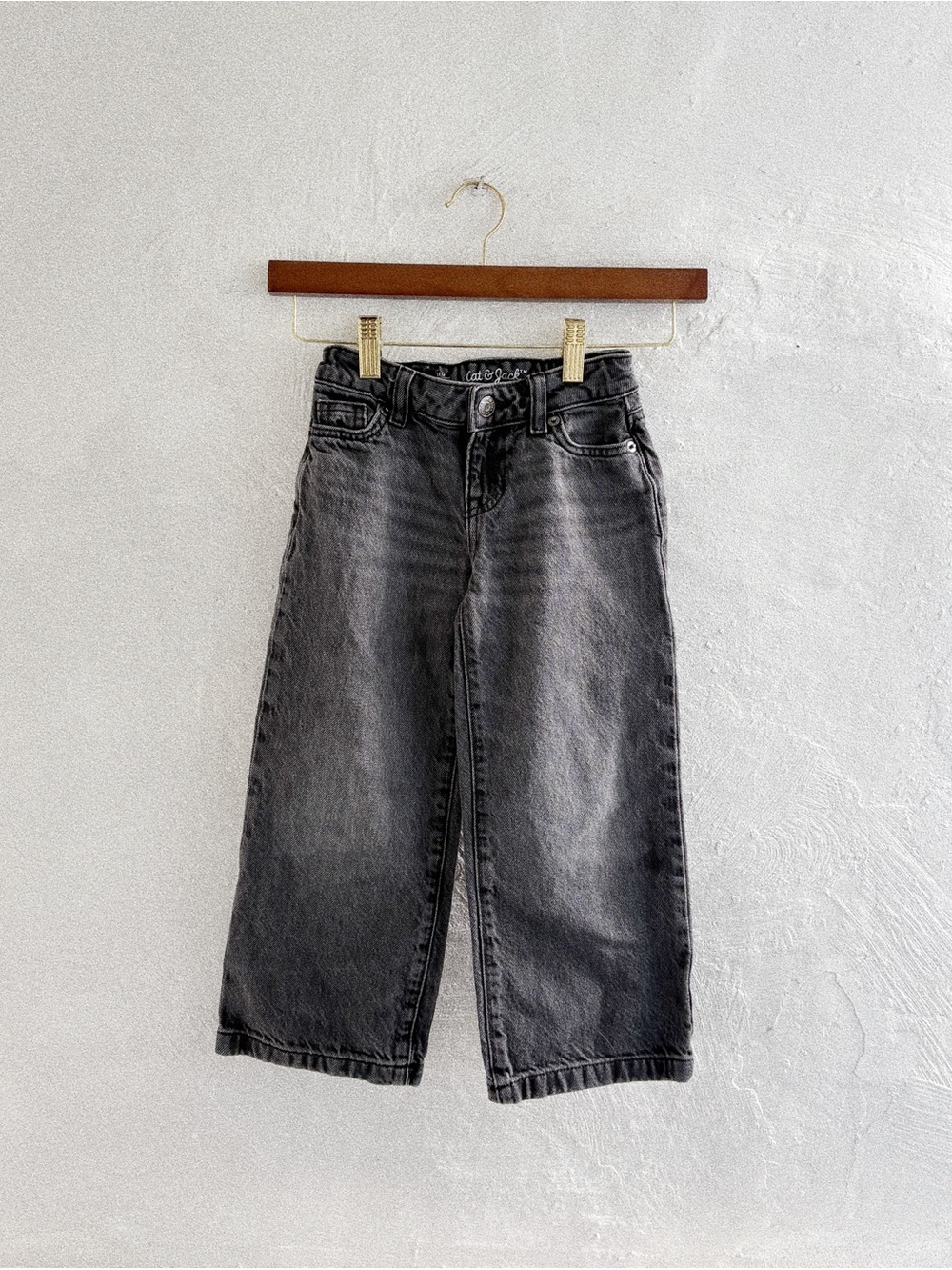 Cat & Jack girls size 4 black wash wide legged jeans